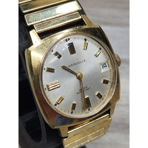 Vintage CARAVELLE Men’s Watch. Manual 17 Jewels Swiss Gold Tone, Runs Fast, 1969 main image 4